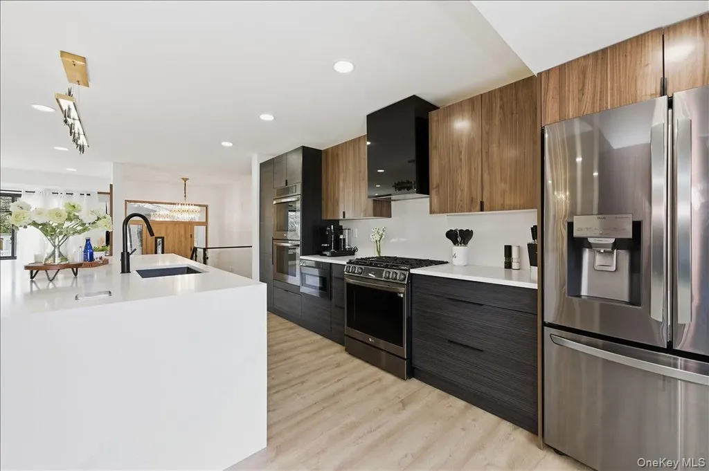 957 Cherrywood Drive Baldwin NY 11510