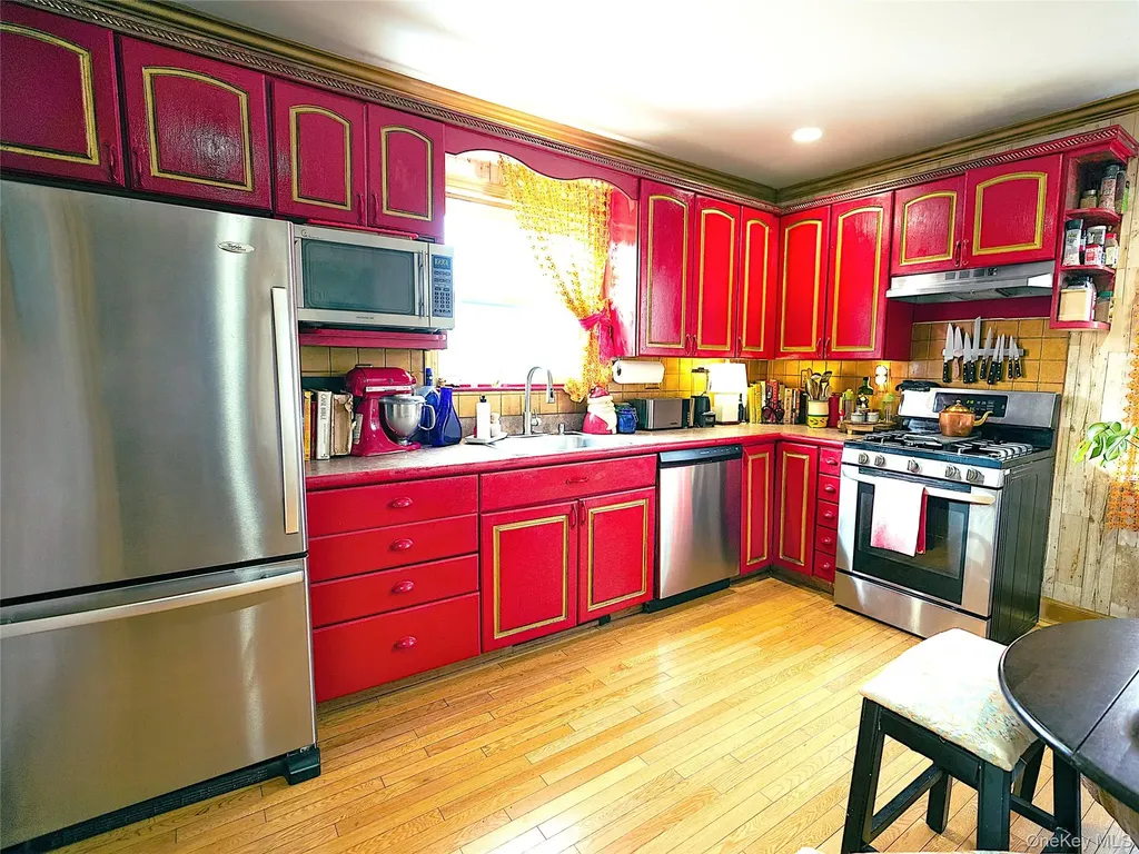 37 Centre Street Bronx NY 10464
