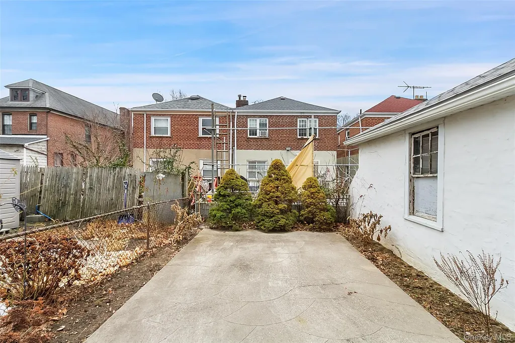 1641 Hone Avenue Bronx NY 10461