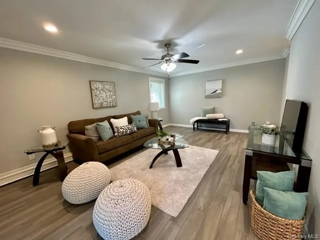 7 Williams Boulevard Lake Grove NY 11755