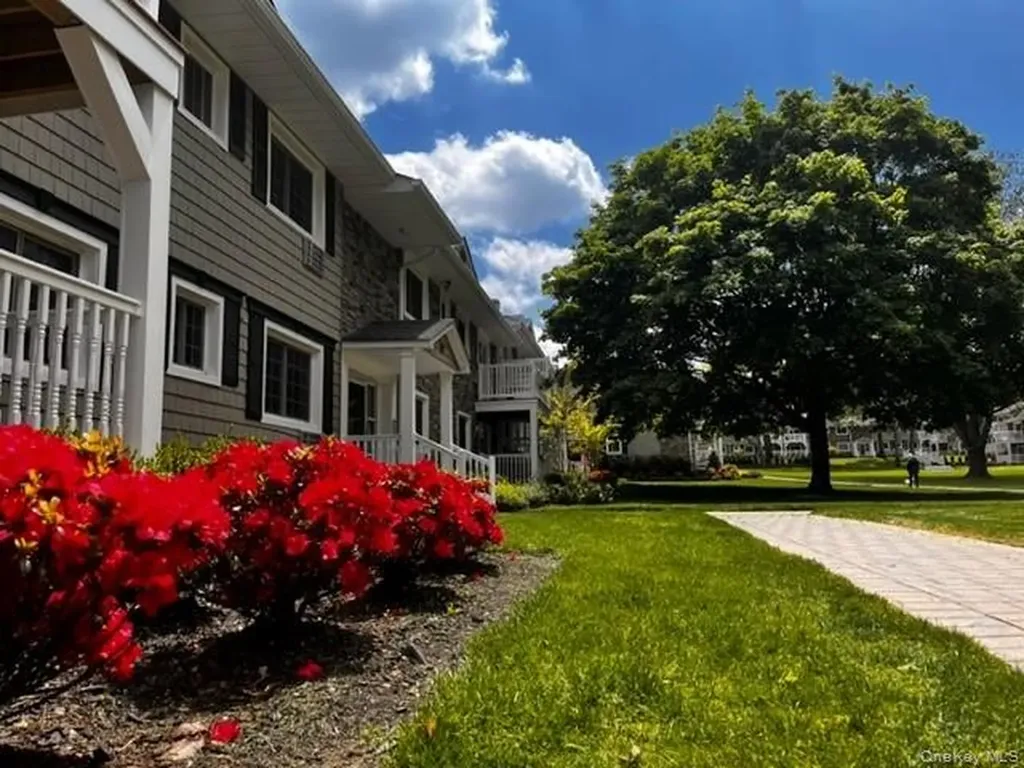 6 Williams Boulevard Lake Grove NY 11755