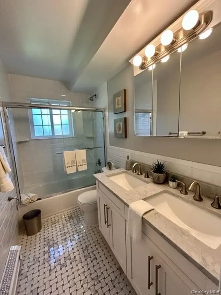 6 Williams Boulevard Lake Grove NY 11755