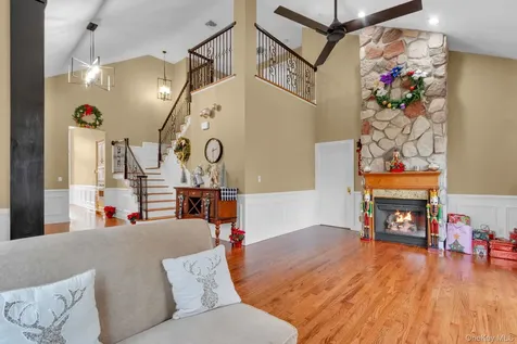 2 Bethpage Court Cortlandt Manor NY 10567