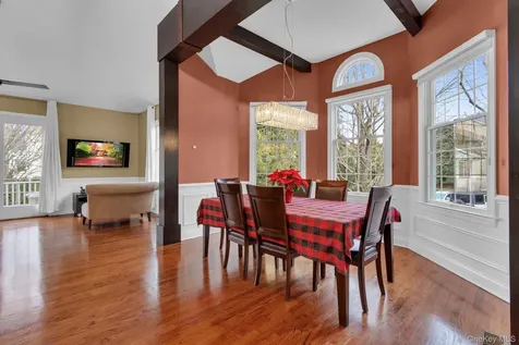 2 Bethpage Court Cortlandt Manor NY 10567