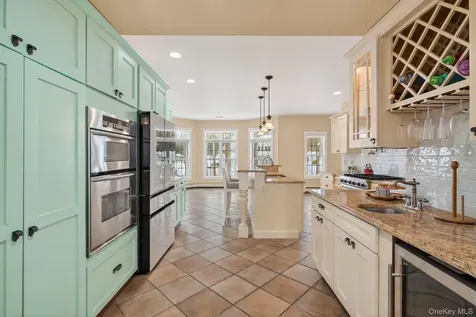 30 Alison Court Kingston NY 12401