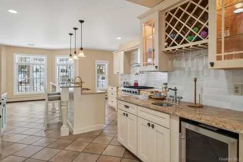 30 Alison Court Kingston NY 12401