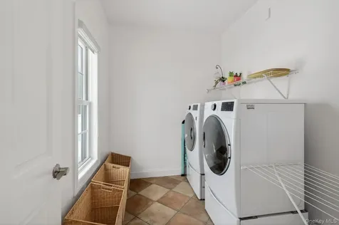 30 Alison Court Kingston NY 12401