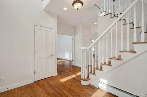 30 Alison Court Kingston NY 12401