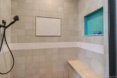 30 Alison Court Kingston NY 12401