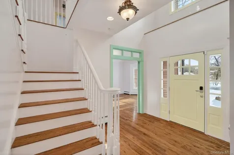 30 Alison Court Kingston NY 12401