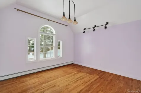 30 Alison Court Kingston NY 12401