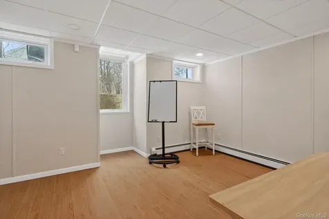 30 Alison Court Kingston NY 12401