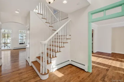 30 Alison Court Kingston NY 12401