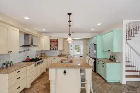 30 Alison Court Kingston NY 12401