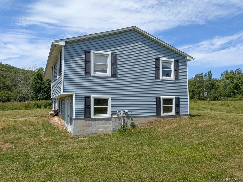 45 Twisted Tree Lane West Coxsackie NY 12192