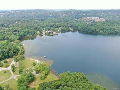 18 Mcdonnells Lane Hopewell Junction NY 12533