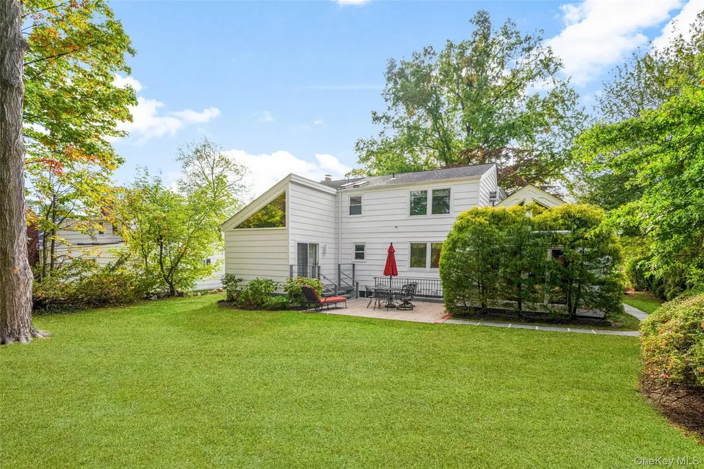 151 Hilburn Road Scarsdale NY 10583