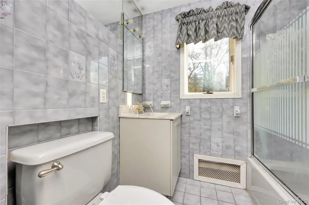 12 Summerset Drive Smithtown NY 11787