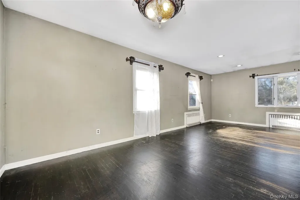 12 Summerset Drive Smithtown NY 11787