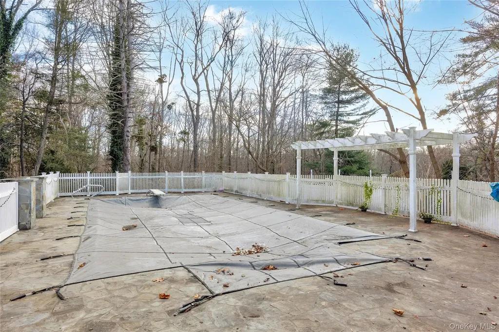 12 Summerset Drive Smithtown NY 11787