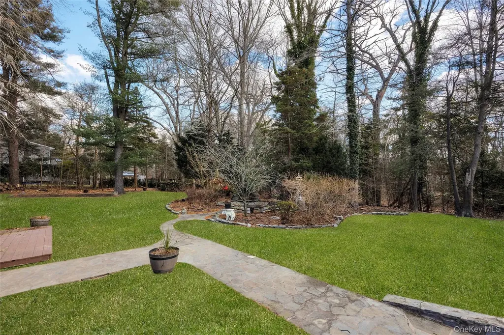 12 Summerset Drive Smithtown NY 11787