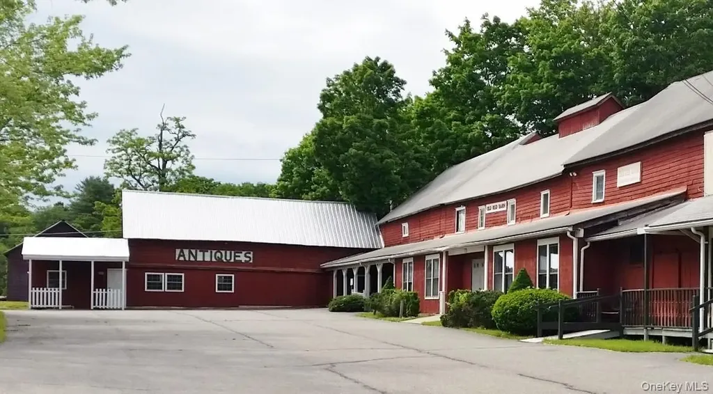 39 State Route 211 Cuddebackville NY 12729
