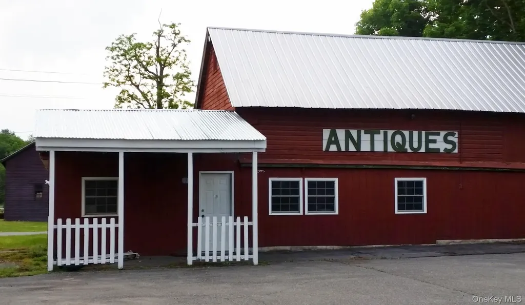39 State Route 211 Cuddebackville NY 12729