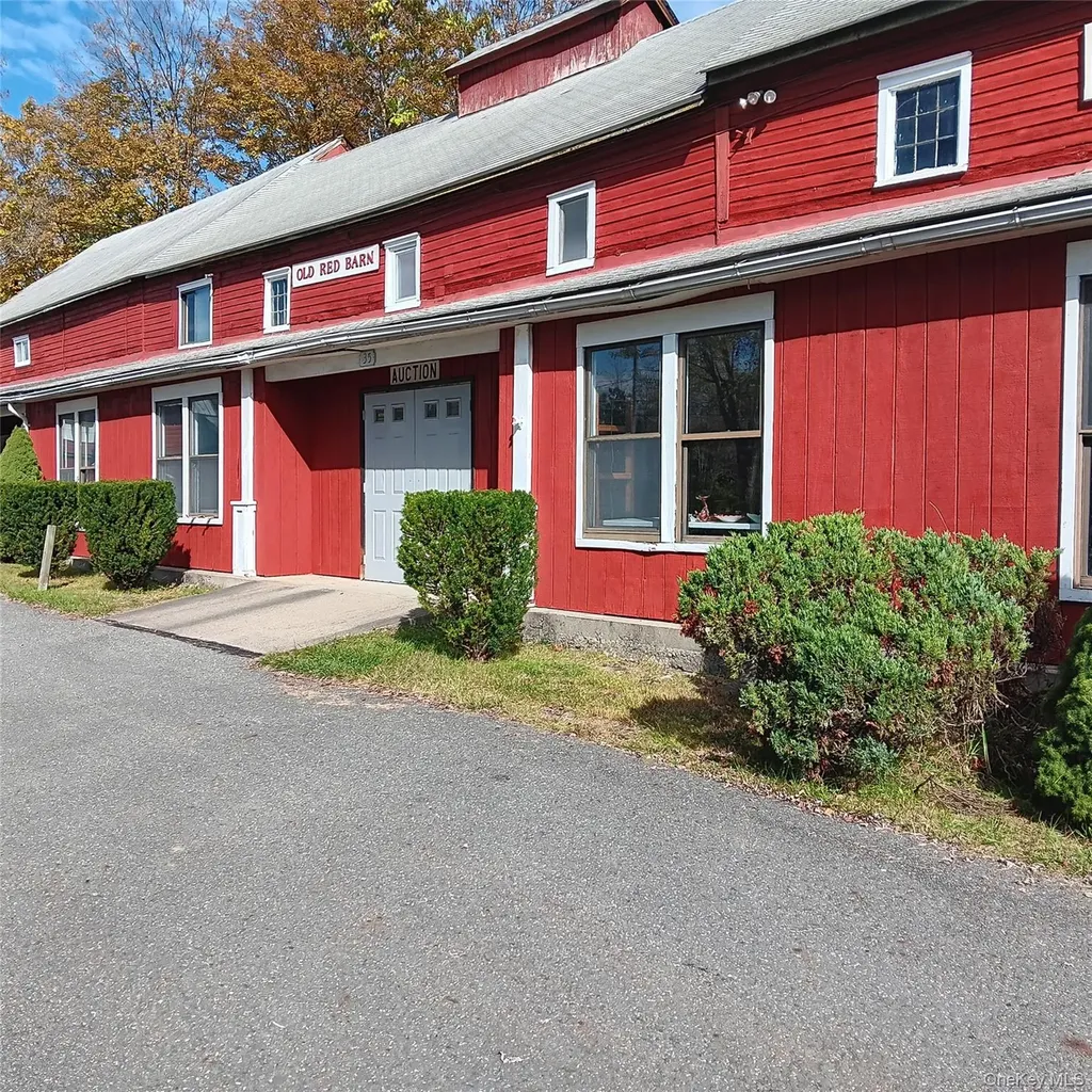 39 State Route 211 Cuddebackville NY 12729