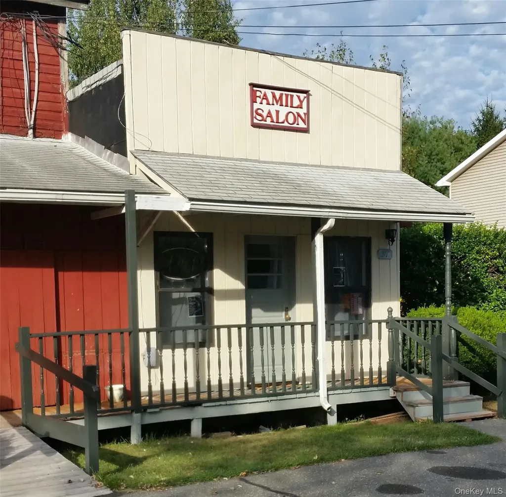 39 State Route 211 Cuddebackville NY 12729