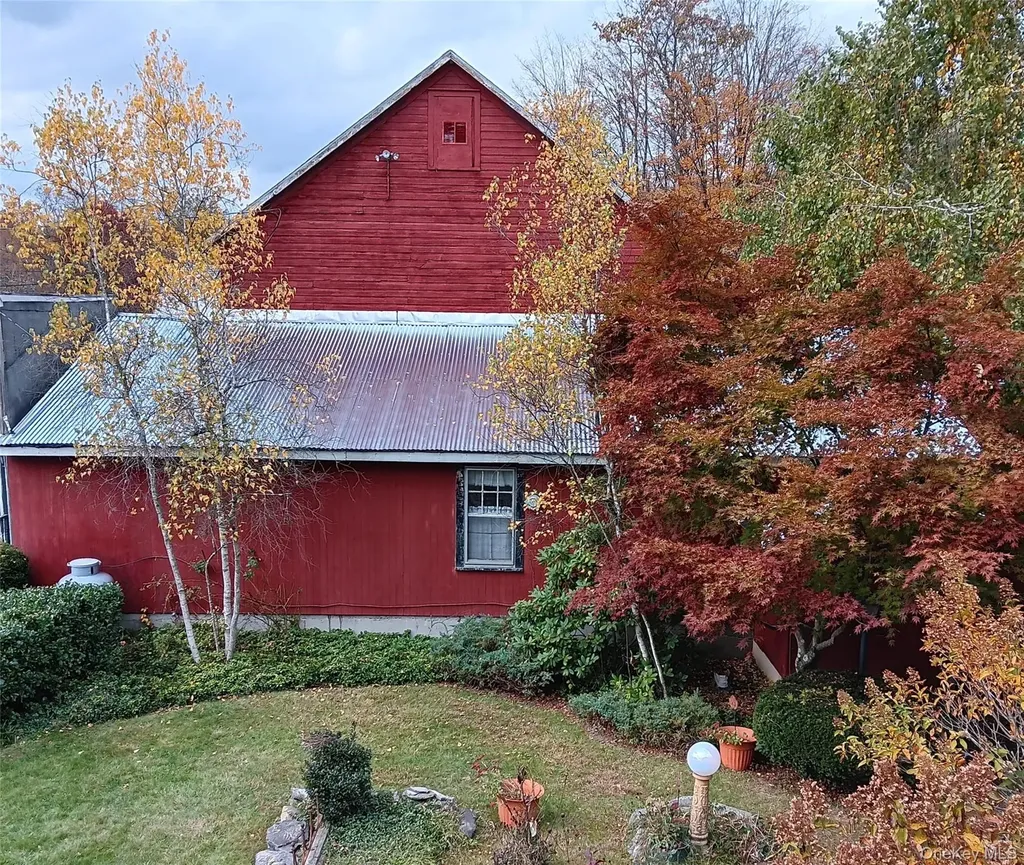 39 State Route 211 Cuddebackville NY 12729