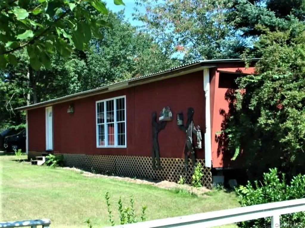 39 State Route 211 Cuddebackville NY 12729