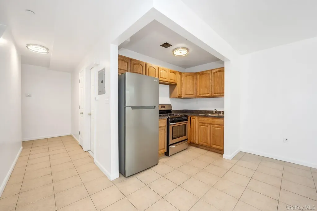 3313 Rombouts Avenue Bronx NY 10475