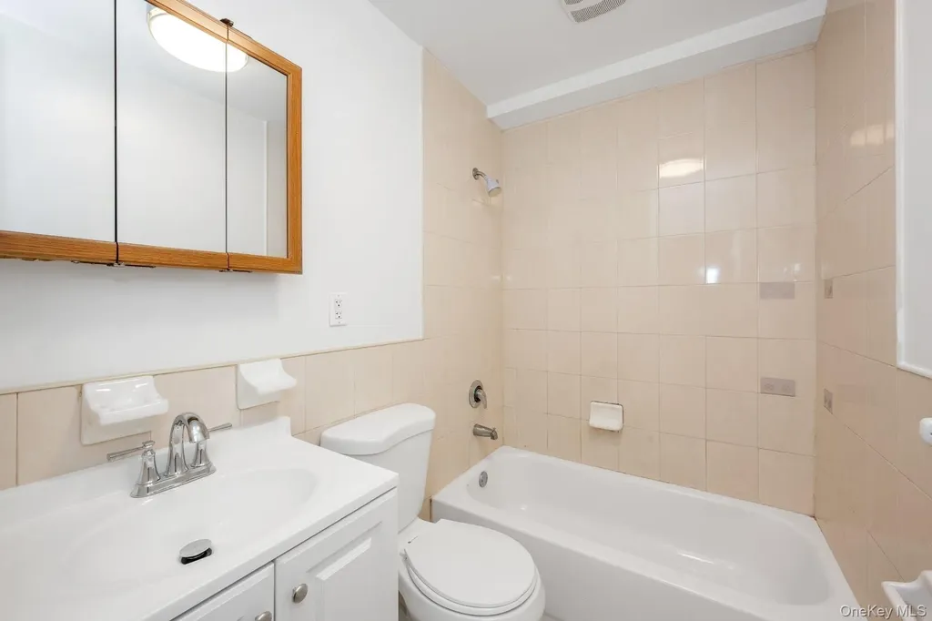 3313 Rombouts Avenue Bronx NY 10475