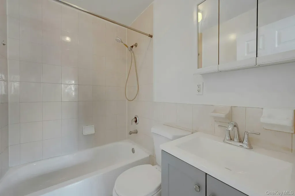3313 Rombouts Avenue Bronx NY 10475
