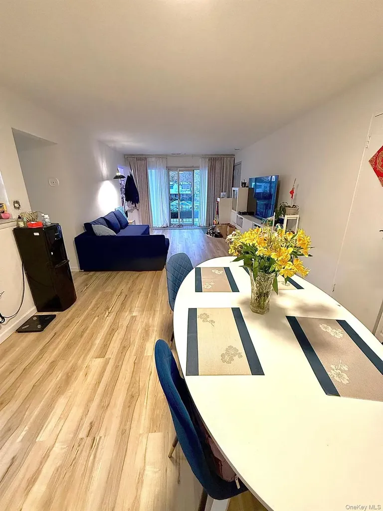 128 Santa Barbara Drive Plainview NY 11803