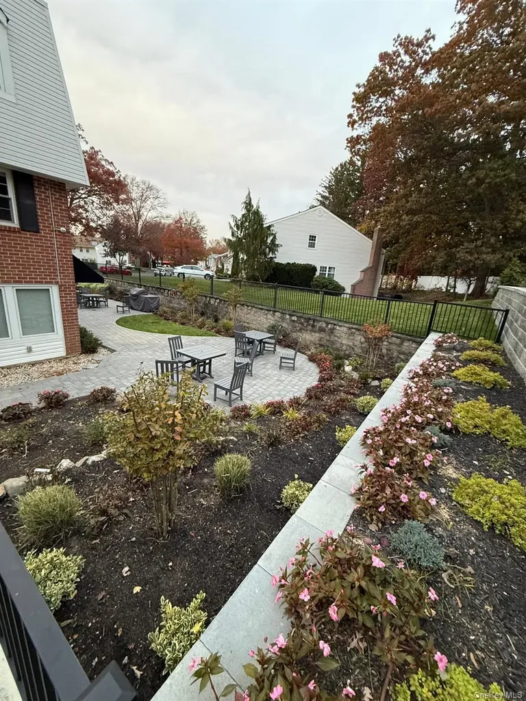 128 Santa Barbara Drive Plainview NY 11803
