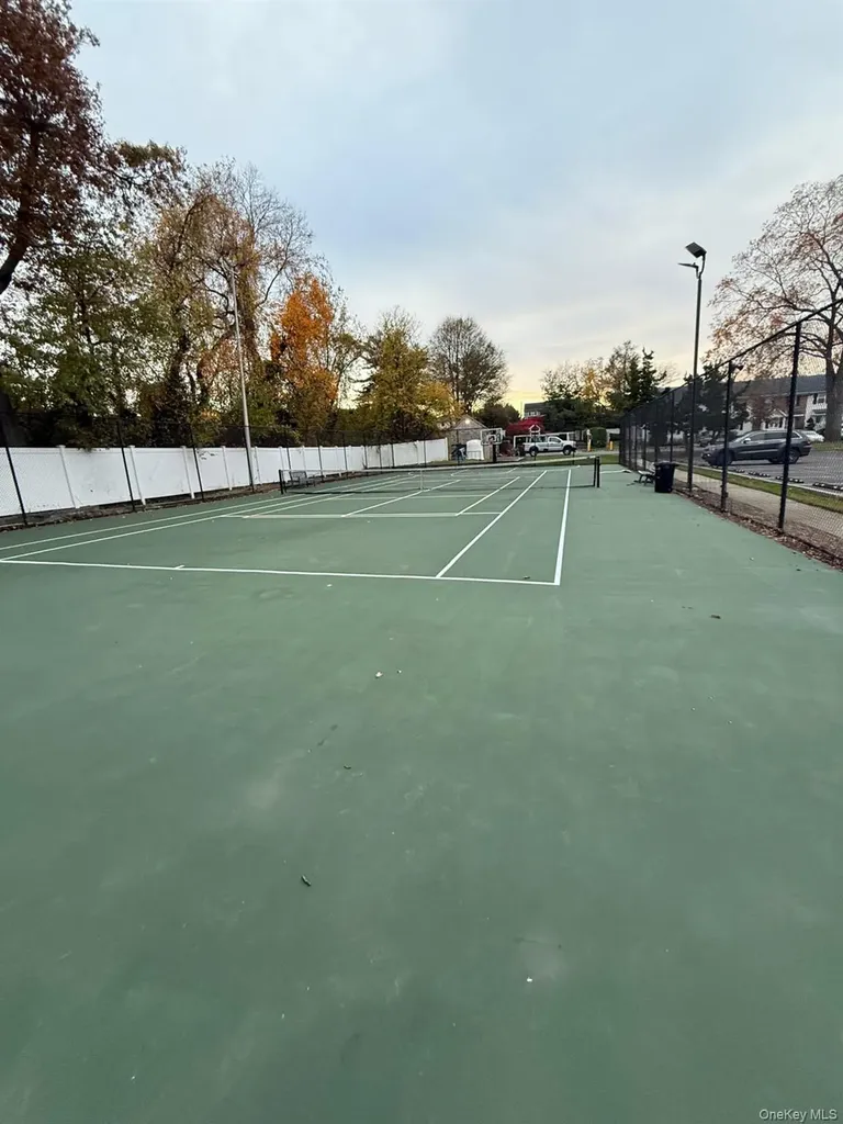 128 Santa Barbara Drive Plainview NY 11803
