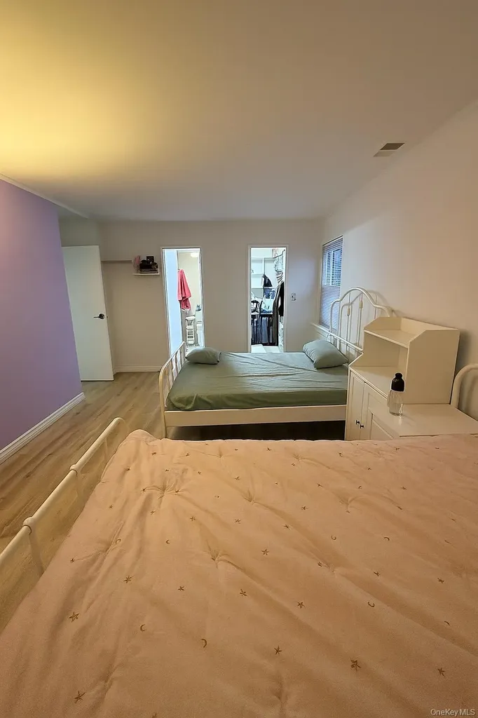 128 Santa Barbara Drive Plainview NY 11803
