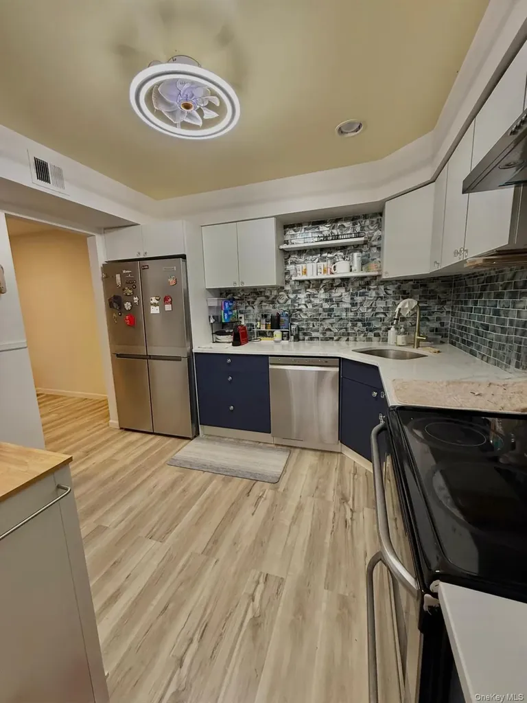 128 Santa Barbara Drive Plainview NY 11803