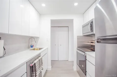 230 W Broadway Long Beach NY 11561