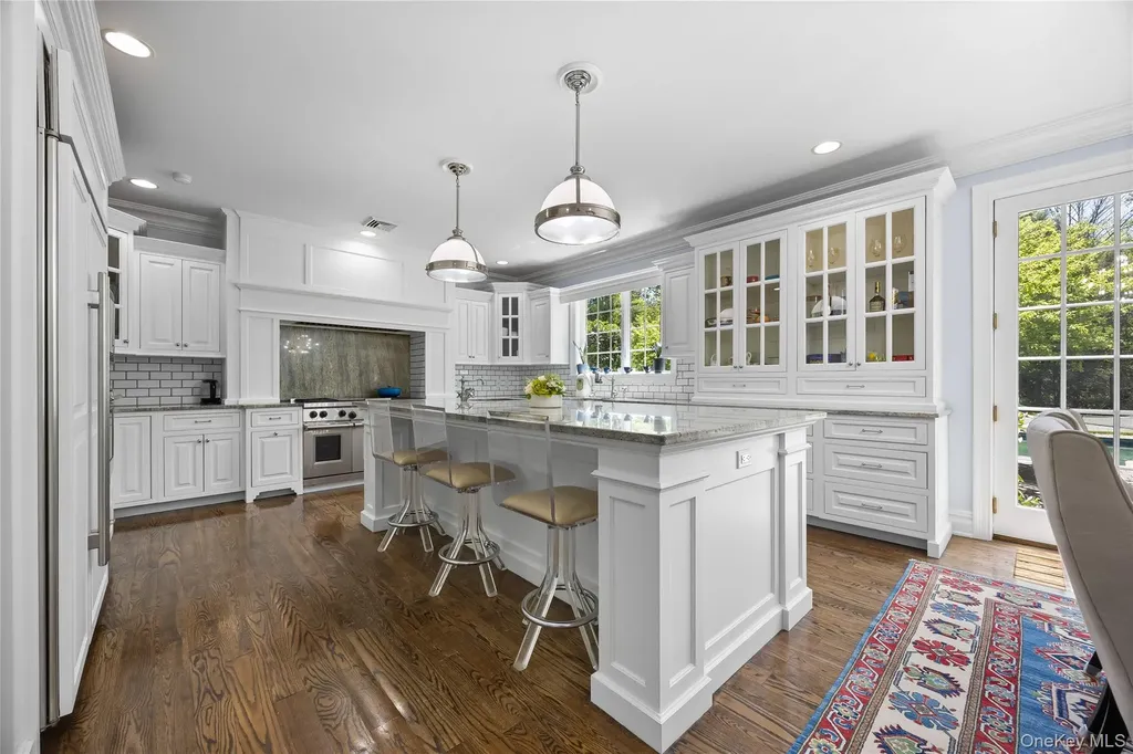 47 Valley Road Old Westbury NY 11568