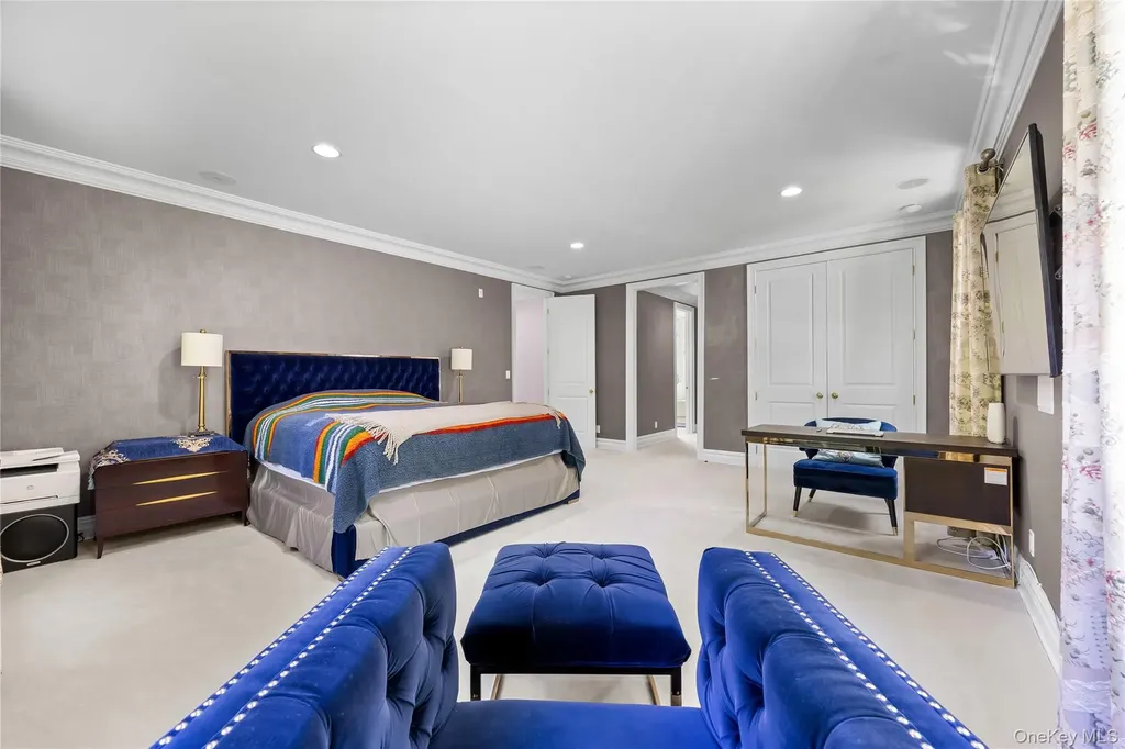 47 Valley Road Old Westbury NY 11568