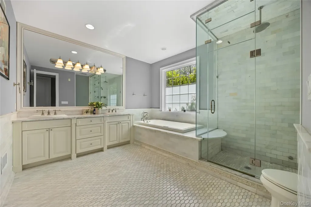 47 Valley Road Old Westbury NY 11568