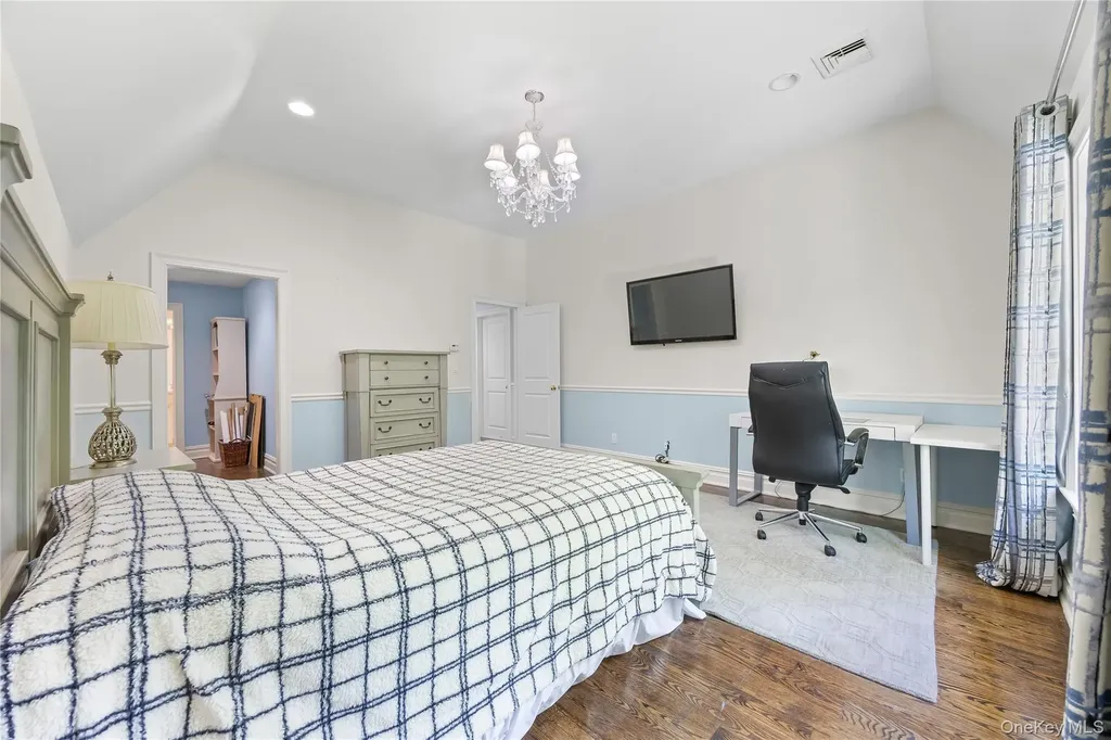 47 Valley Road Old Westbury NY 11568