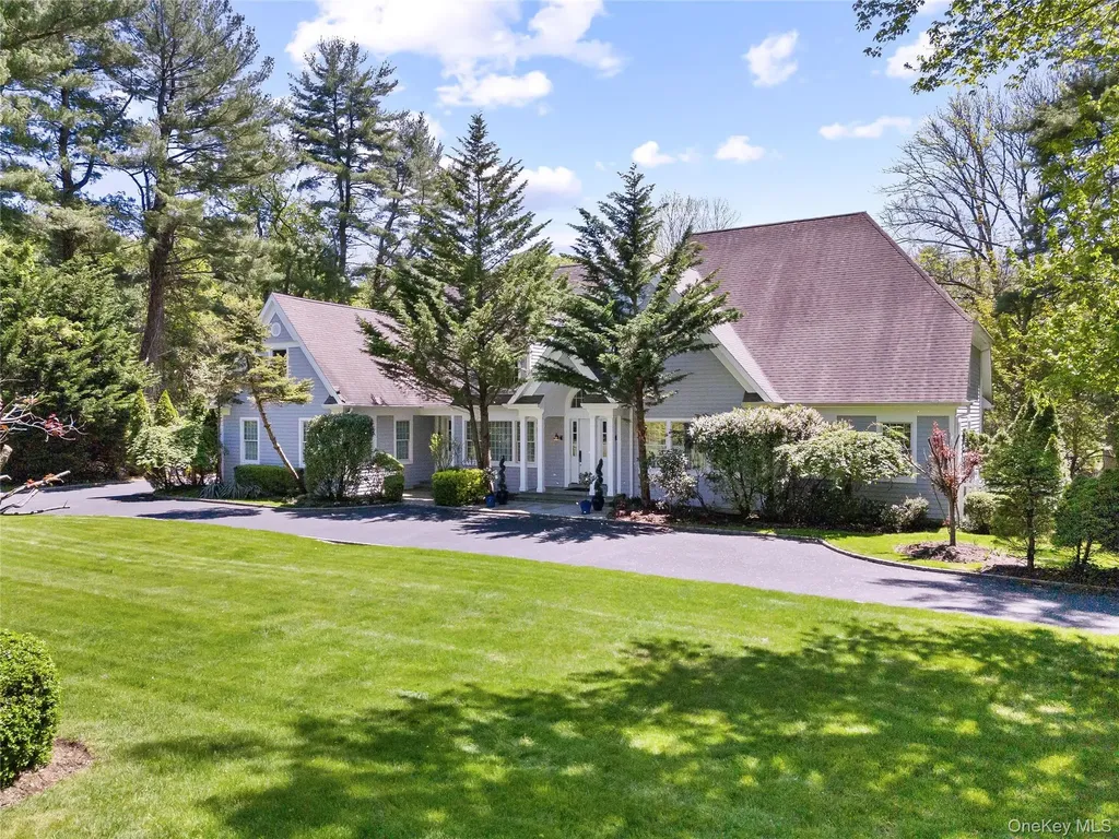 47 Valley Road Old Westbury NY 11568