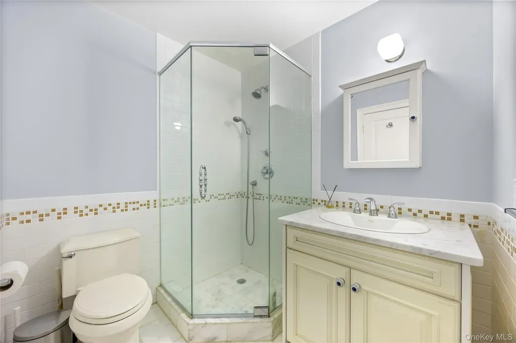 47 Valley Road Old Westbury NY 11568