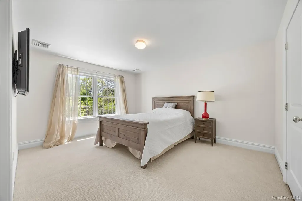 47 Valley Road Old Westbury NY 11568