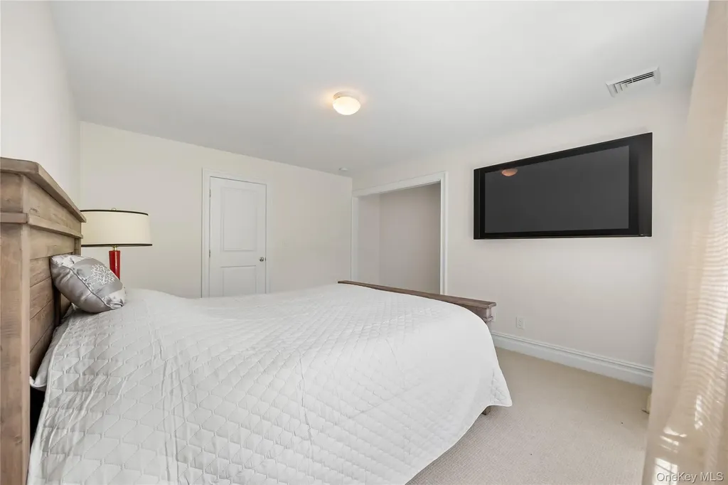 47 Valley Road Old Westbury NY 11568