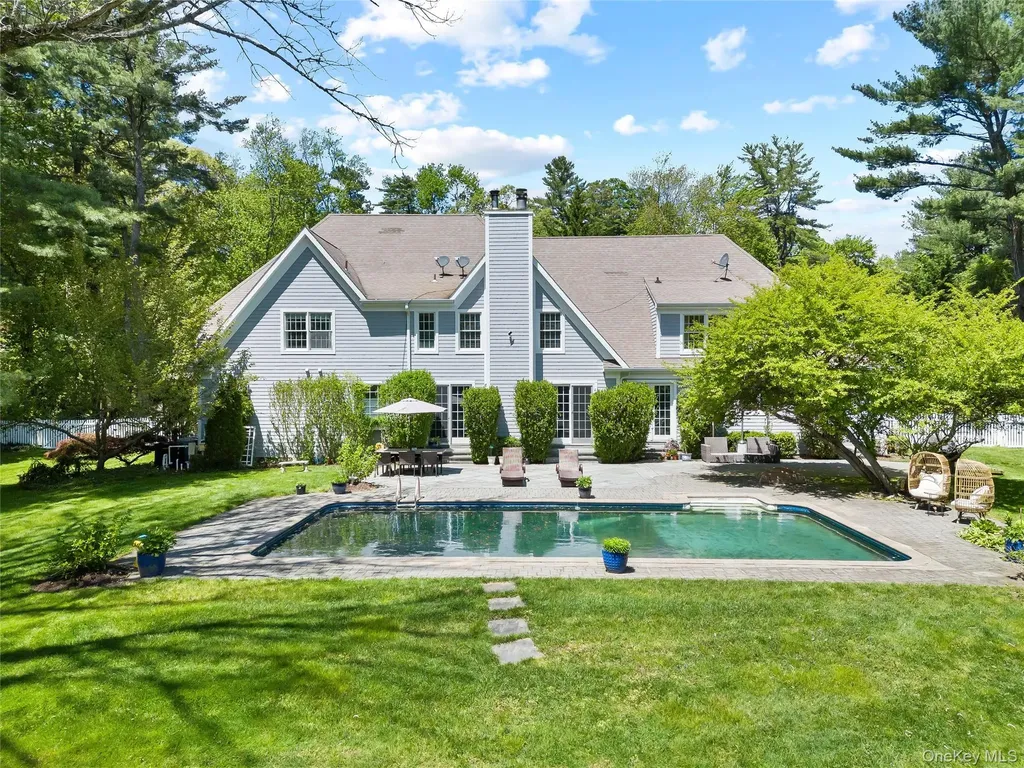 47 Valley Road Old Westbury NY 11568