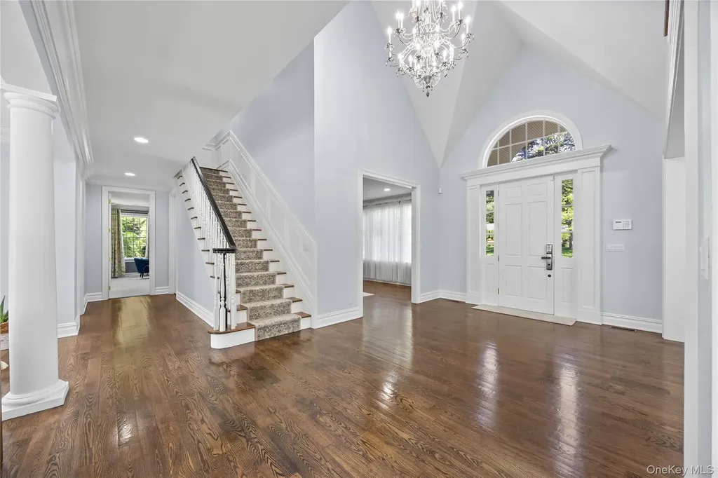 47 Valley Road Old Westbury NY 11568